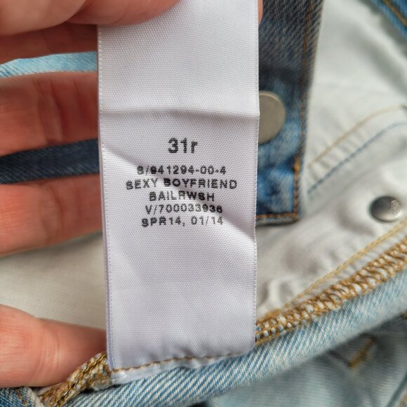 Gap 1969 Sexy Boyfriend Jeans 31r Light wash Distressed - Picture 11 of 16